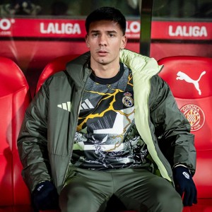 欧冠高清观看-TA：皇马计划为马斯坦托诺红牌上诉，球员面临1-2场禁赛风险