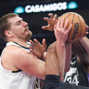 欧冠直播下载-掘金末节21罚20中拒绝逆转！约基奇第321场20+10+5